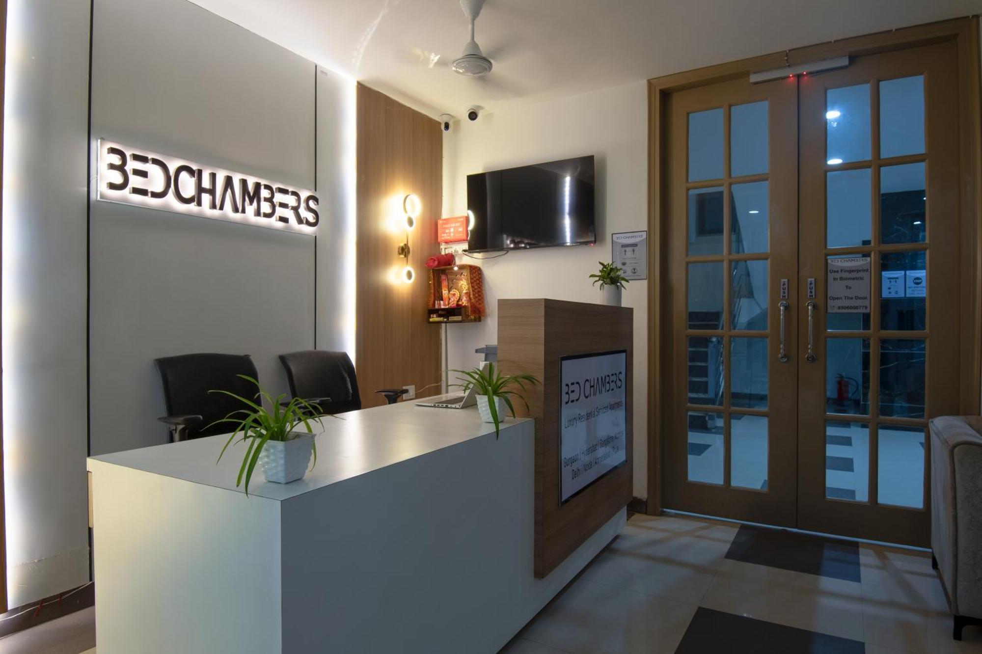 Bedchambers Serviced Apartment, Medicity Gurgáon Kültér fotó